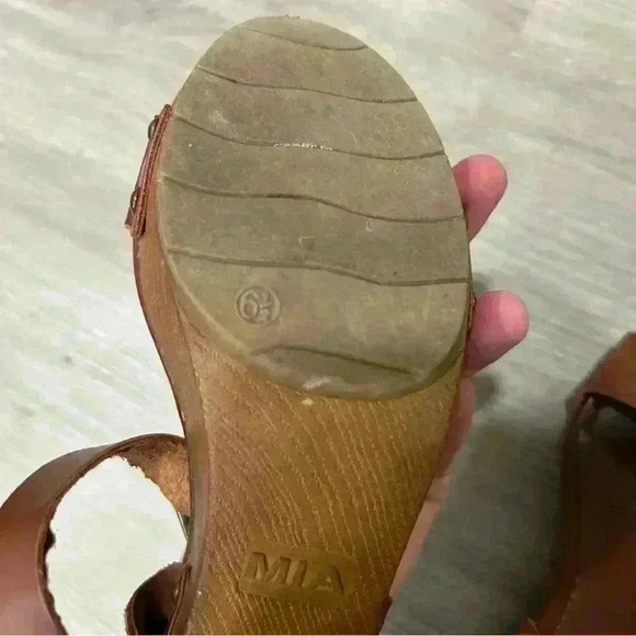 Mia Women’s Manuela Brown Block Chunky Heels - Picture 9 of 10